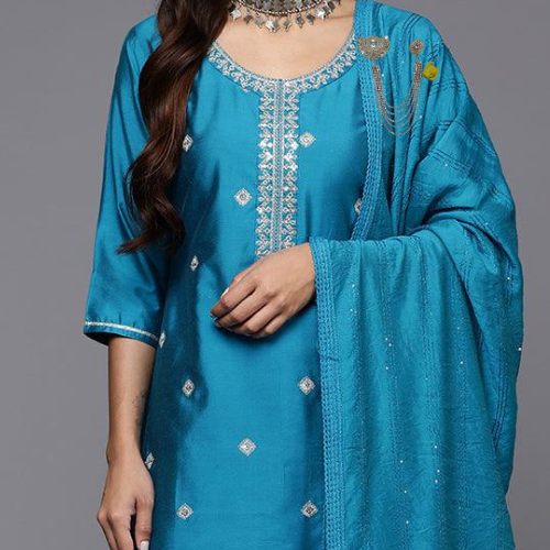 Golden Floral Brooch For Men & Women - Image 4