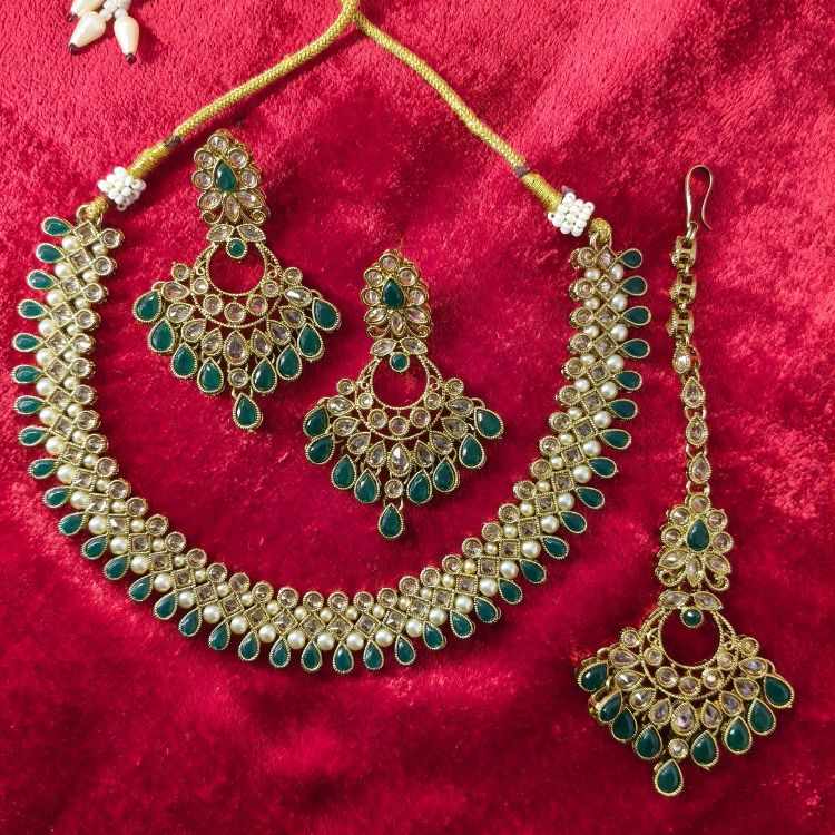 Monalisa Stone With Reverse American Diamond Replica Necklace Set With Matching Earrings (SG35660)