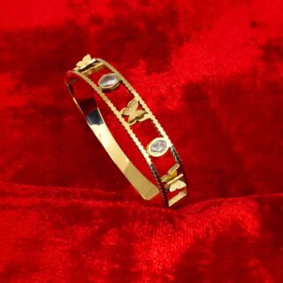 Gold-Plated AD Bangle-Style Butterfly Anti Tarnish Bracelet (SG20169)