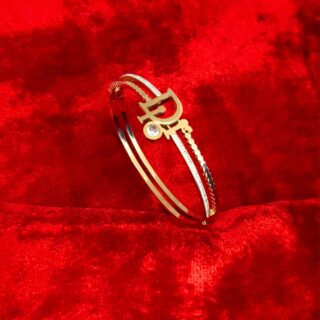 Gold-Plated AD Bangle-Style Dr Anti Tarnish Bracelet (SG20162)