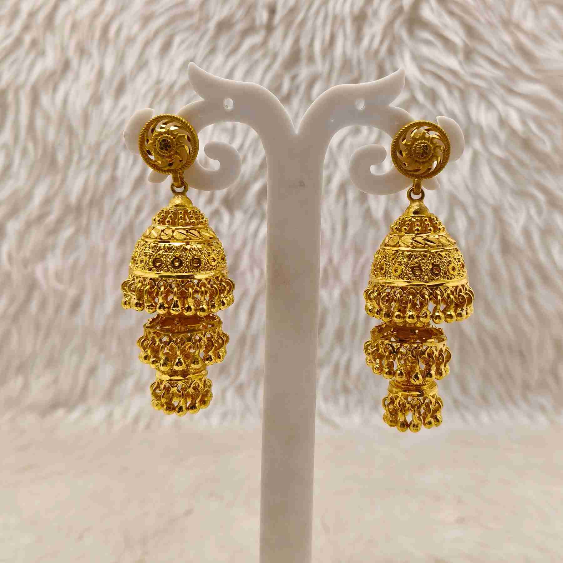 Forming Gold Jhumar Pattern Lightweight Jhumka For Women And Girls(SG30630) 3 Forming Gold Jhumar Pattern Lightweight Jhumka For Women And Girls(SG30630) - Image 3