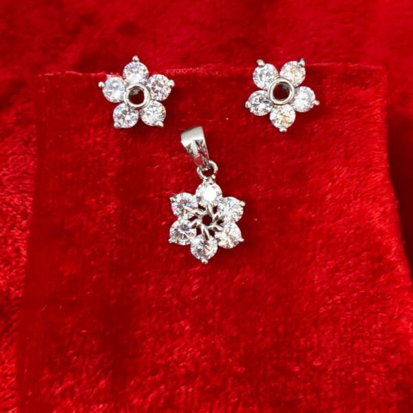 Crystal Flower Regular American Diamond Pendant With Matching Earrings(SG5055) - Image 4
