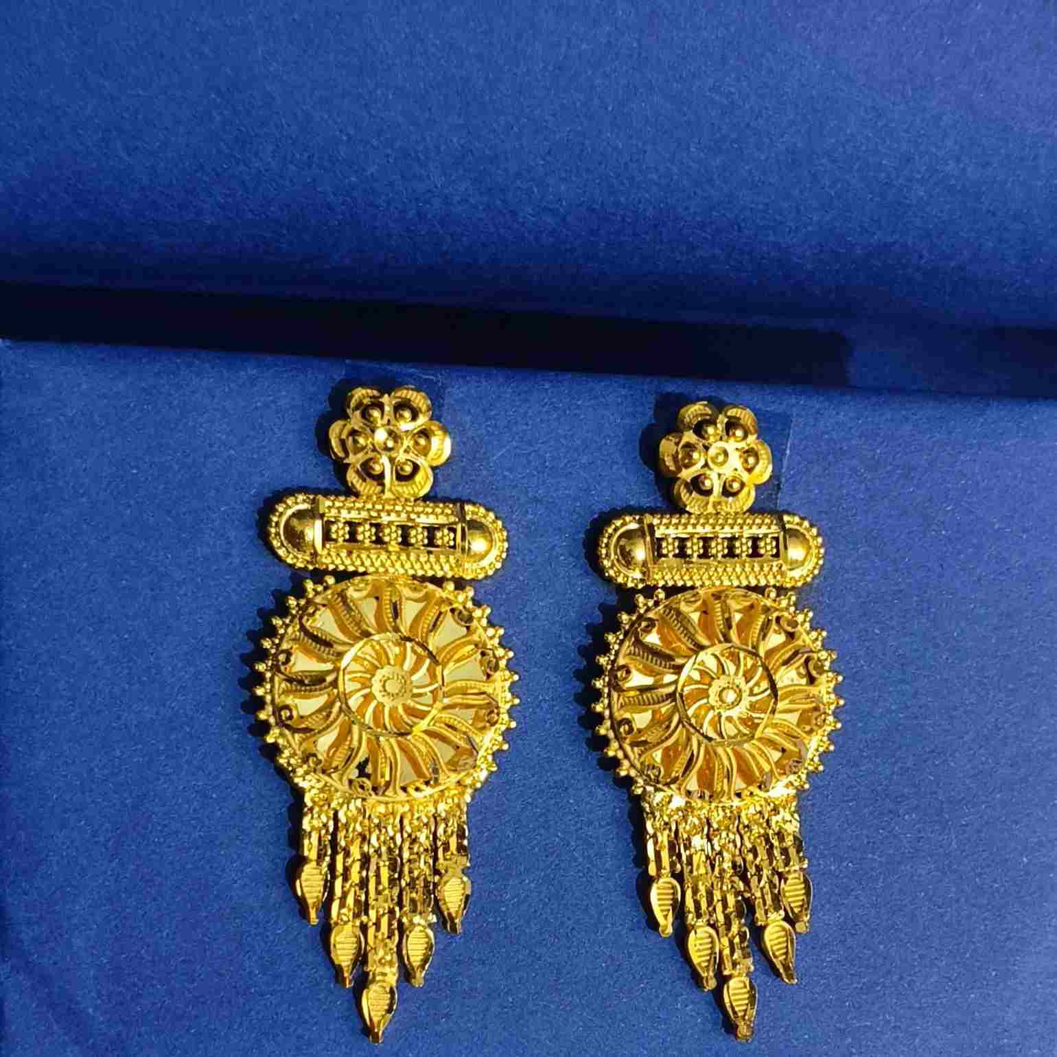 Forming Gold Mirror Large Rani Haar Necklace Set With Matching Earrings (SG251925) 2 Forming Gold Mirror Large Rani Haar Necklace Set With Matching Earrings (SG251925) - Image 2