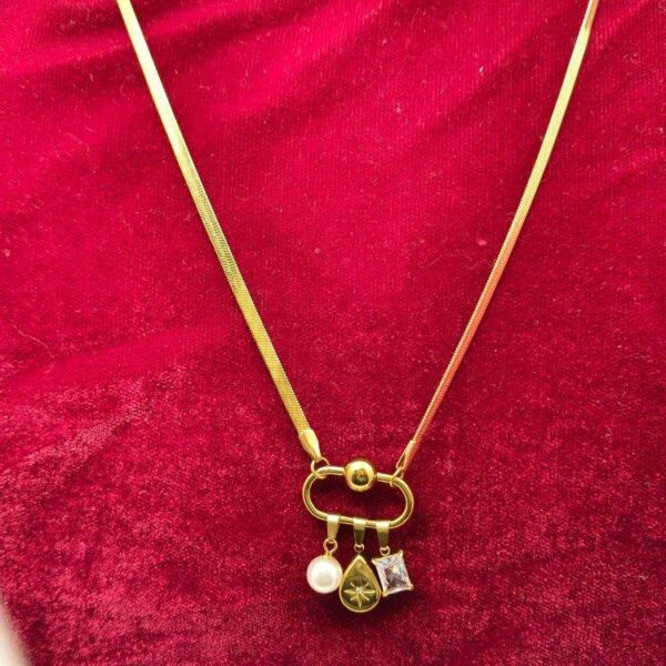 Gold Plated Stainless Steel Luxury Anti Tarnish Chain For Girls (SG20170)