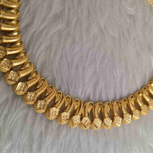 Real Gold Plated Copper Base Lightweight Antique Necklace Set With Matching Earrings (SG25980) - Image 2