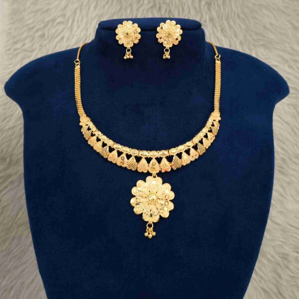 Real Gold Plated Flower Copper Base Lightweight Necklace Set With Matching Earrings (SG25596)