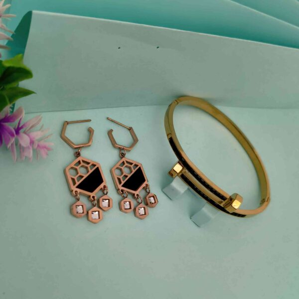 Black Anti Tarnish Bracelet And Black Anti Tarnish Earrings Combo (SG91597)