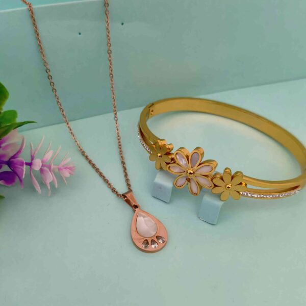 Gold Anti Tarnish Bracelet And Anti Tarnish Chain Combo (SG91549)