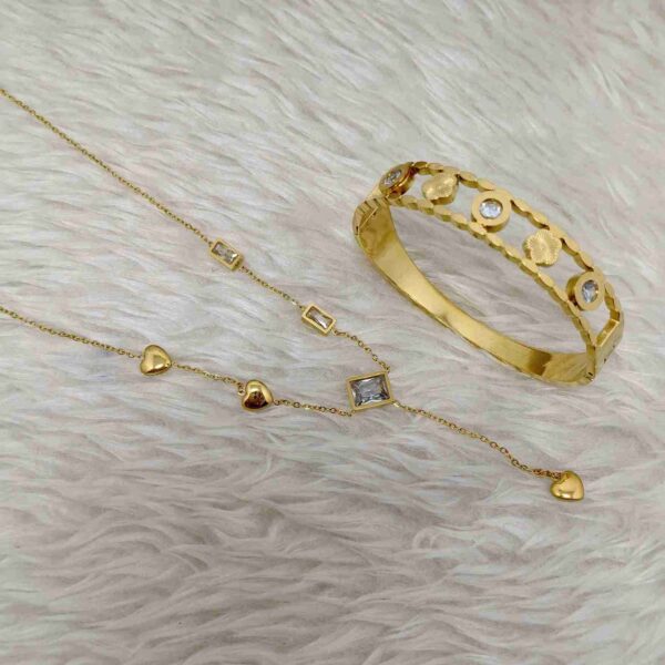 Gold Anti Tarnish Cube Design Chain And Flower Bracelet Combo Set (SG91680)