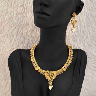White Pearl Reverse Ad Necklace Set With Matching Tikka (SG40331)
